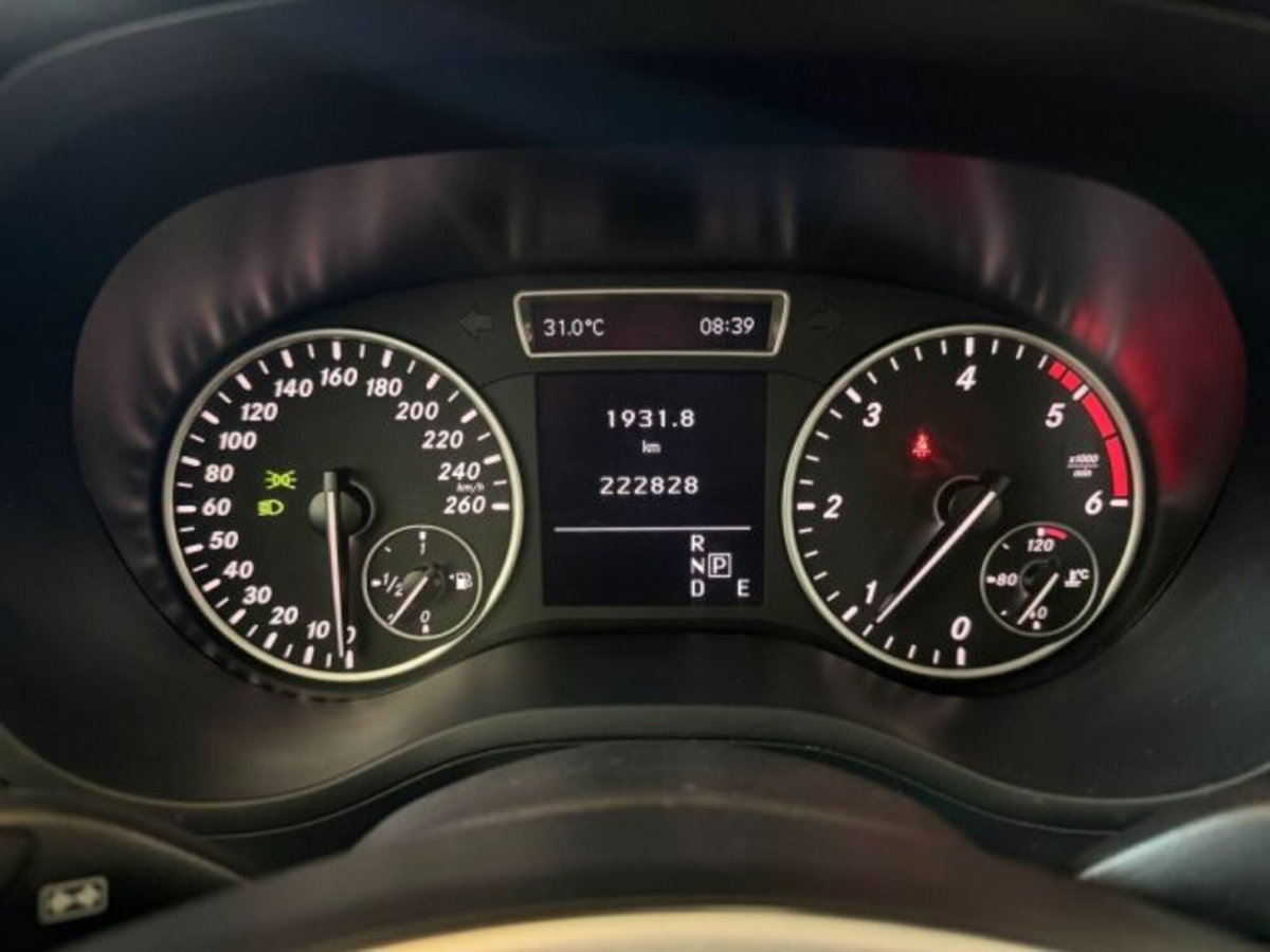 Mercedes-Benz Classe B 180 CDI Executive (15)