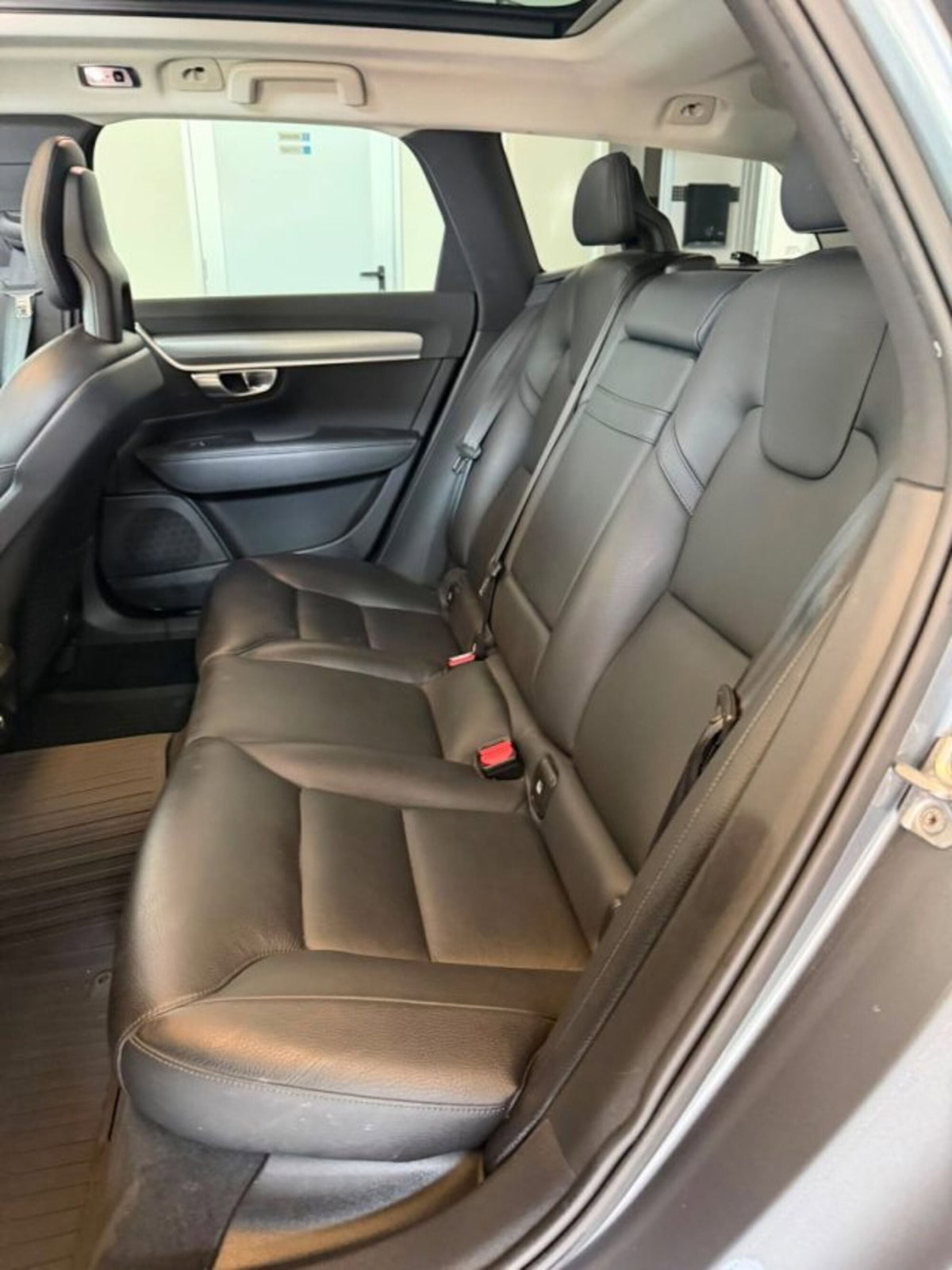 Volvo V90 D4 Geartronic R-design (13)