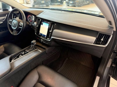 Volvo V90 D4 Geartronic R-design (9)