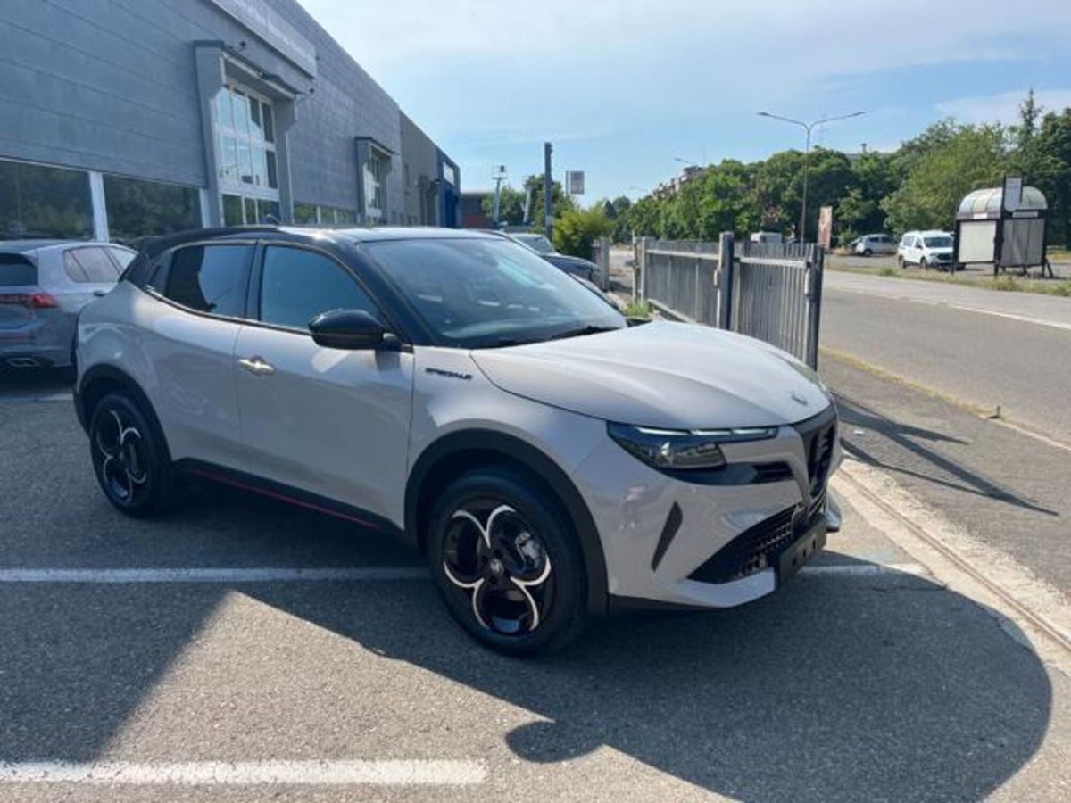 Alfa Romeo Junior 1.2 ibrida Sport Speciale 145cv edct6