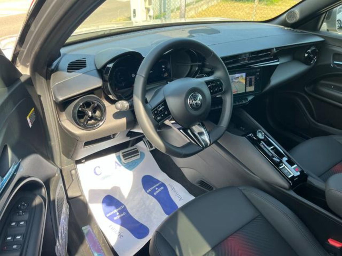 Alfa Romeo Junior 1.2 ibrida Sport Speciale 145cv edct6 (13)