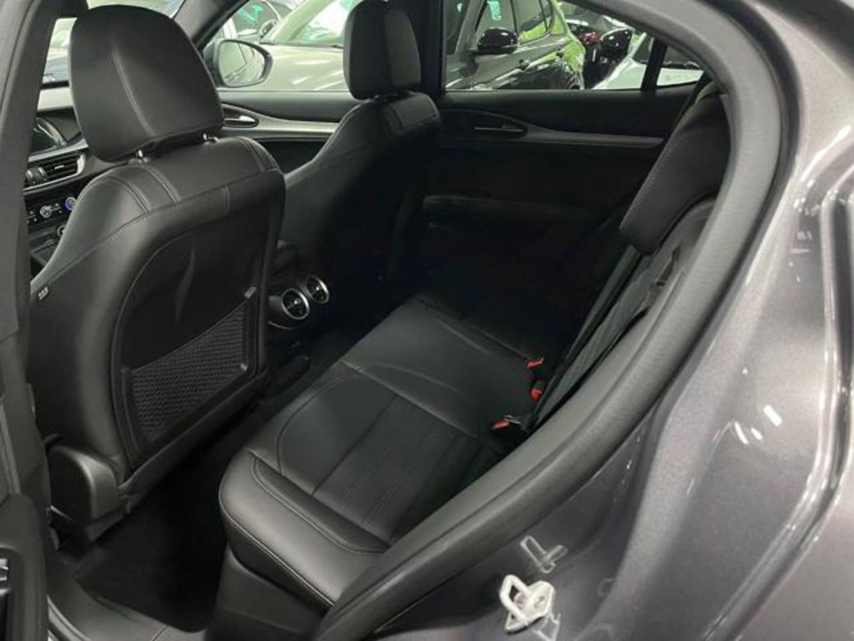 Alfa Romeo Stelvio Stelvio 2.2 Turbodiesel 210 CV AT8 Q4 Veloce (13)