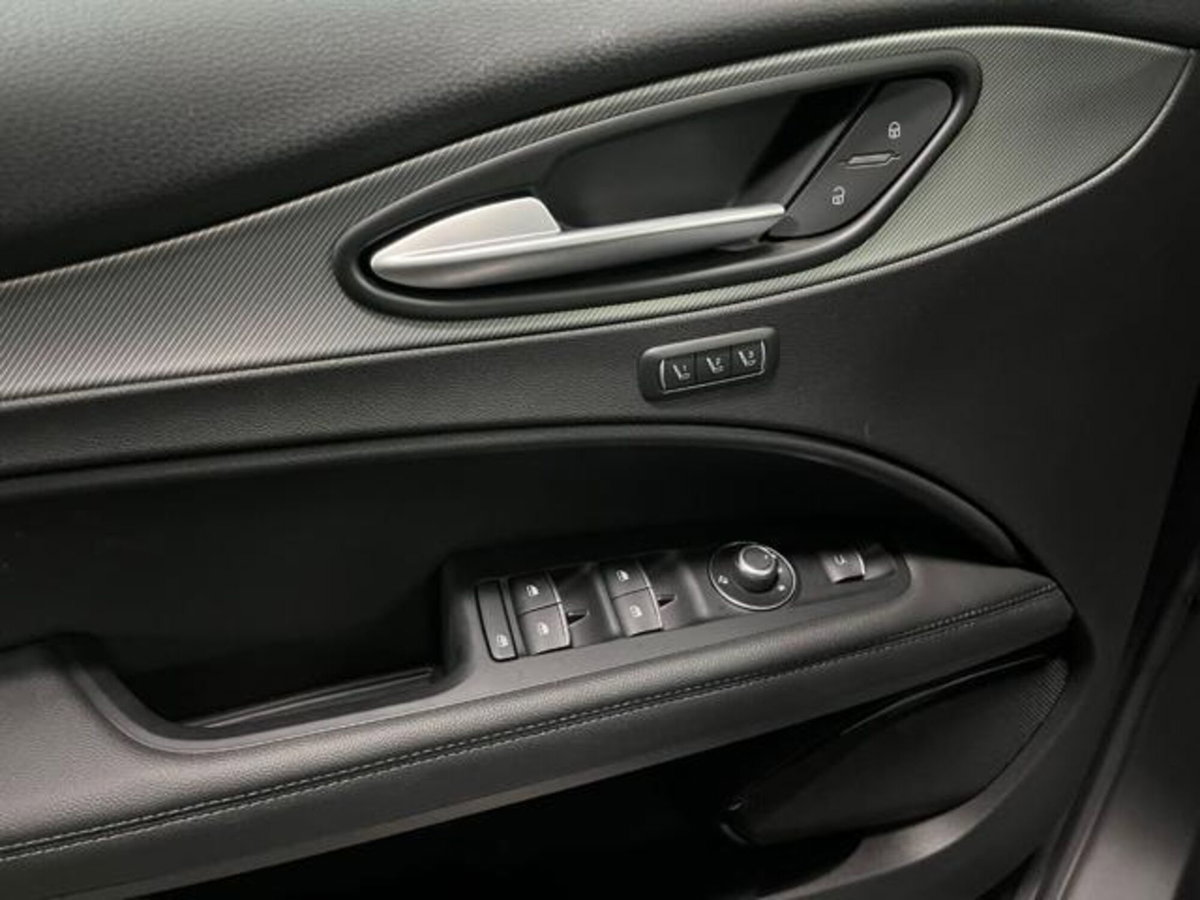 Alfa Romeo Stelvio Stelvio 2.2 Turbodiesel 210 CV AT8 Q4 Veloce (14)