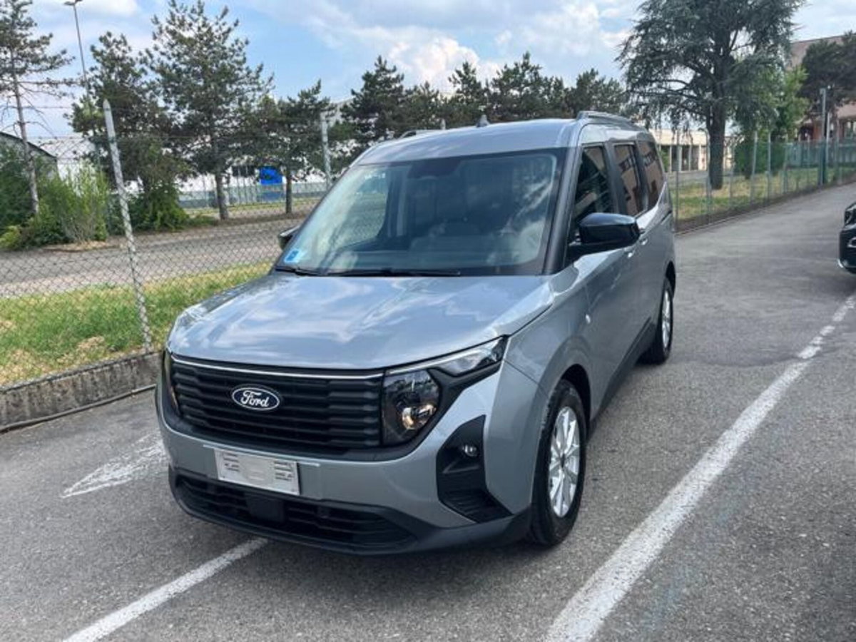 Ford Tourneo Courier 1.0 EcoBoost 100 CV Titanium (2)