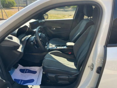Peugeot 2008 1.2 hybrid Allure 145cv e-dcs6 (11)