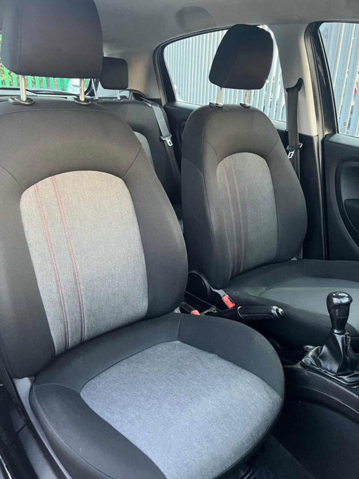 Fiat Punto 1.3 MJT II 75 CV 5 porte Young (7)