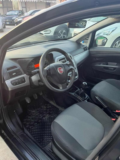 Fiat Punto 1.3 MJT II 75 CV 5 porte Young (8)