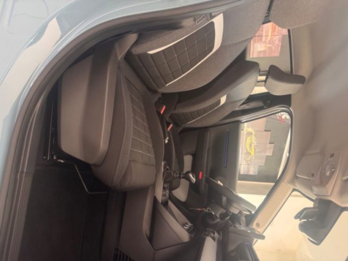Citroen C3 1.2 puretech turbo Business 100cv s&s (18)
