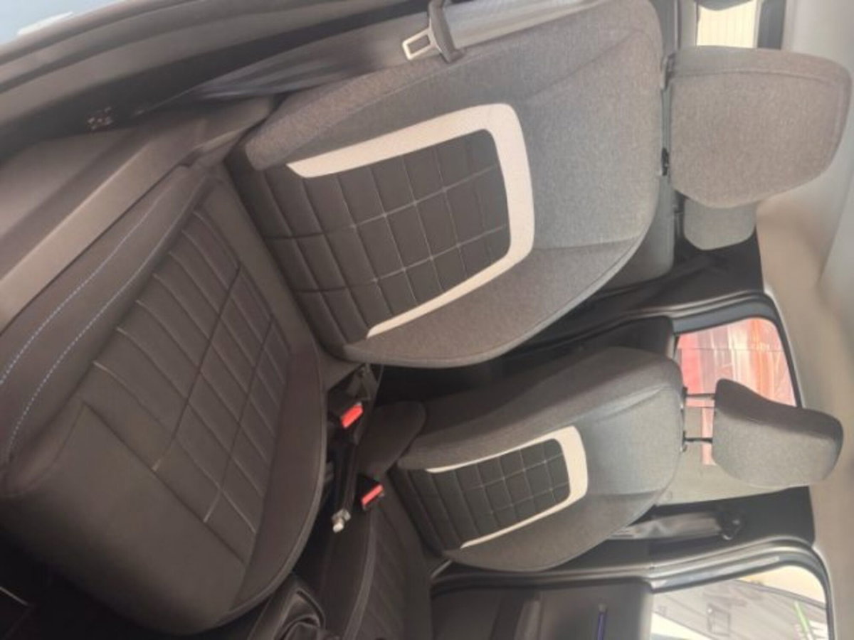 Citroen C3 1.2 puretech turbo Business 100cv s&s (19)