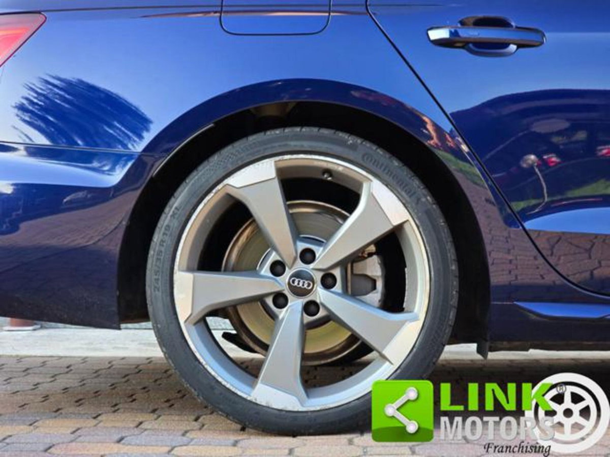 Audi A4 Avant 40 TDI quattro S tronic S line edition (17)