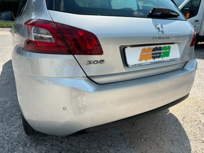 Peugeot 308 1.2 puretech t Allure s&s 130cv (18)