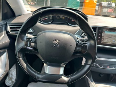 Peugeot 308 1.2 puretech t Allure s&s 130cv (20)