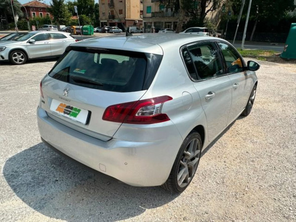 Peugeot 308 1.2 puretech t Allure s&s 130cv (3)