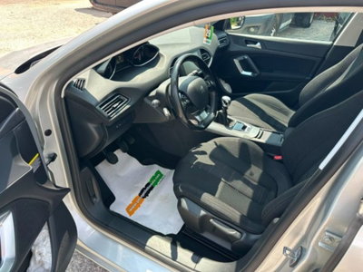 Peugeot 308 1.2 puretech t Allure s&s 130cv (5)