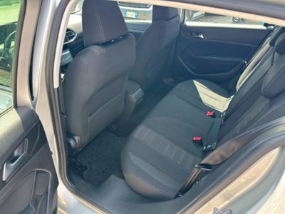 Peugeot 308 1.2 puretech t Allure s&s 130cv (6)