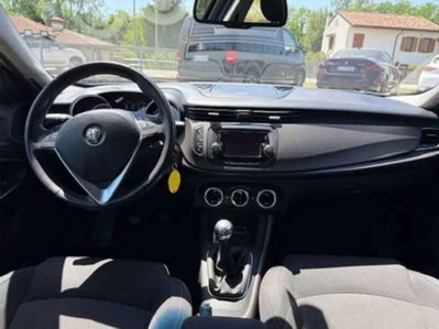 Alfa Romeo Giulietta 1.6 JTDm Distinctive 120cv (10)