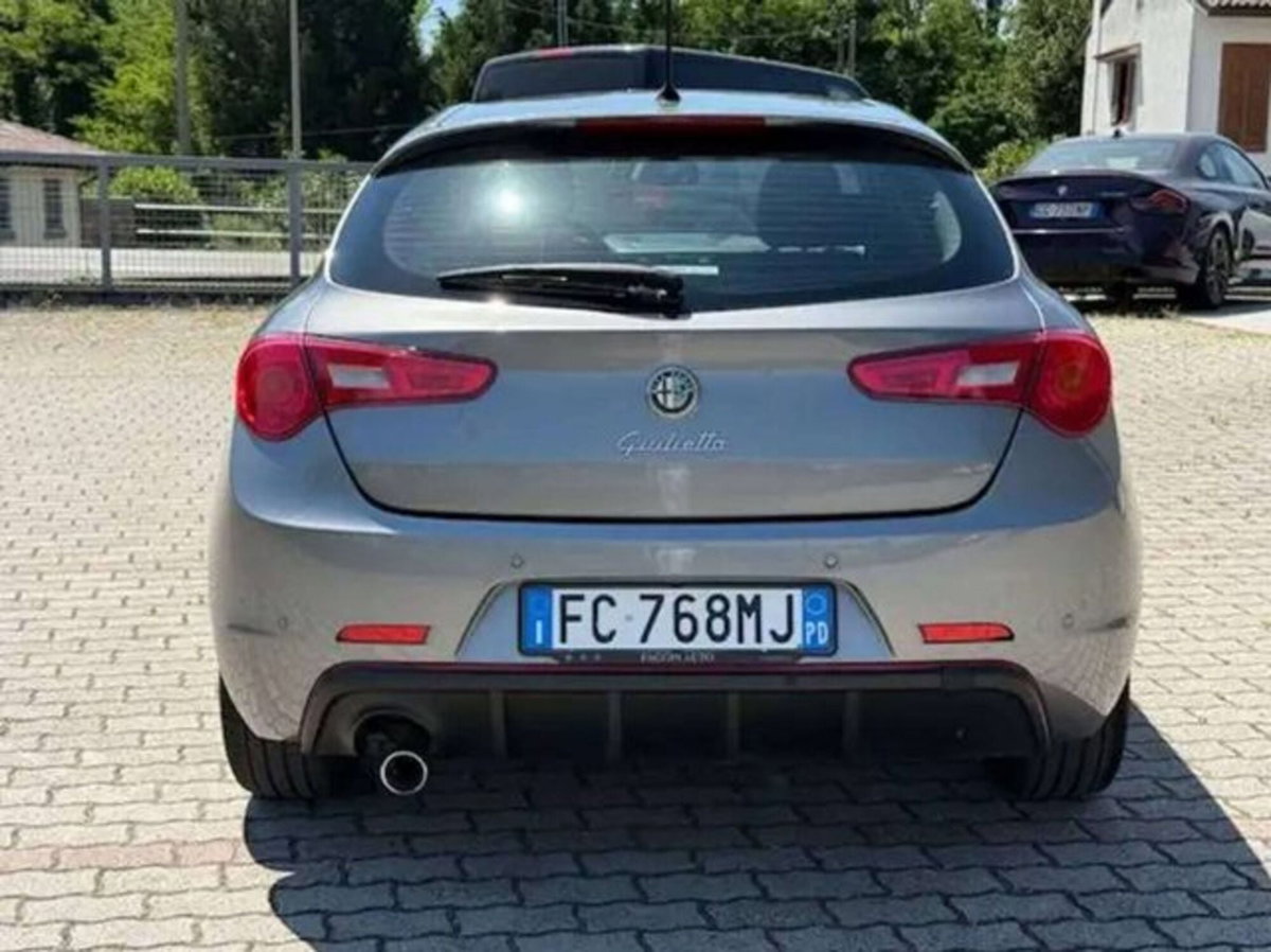 Alfa Romeo Giulietta 1.6 JTDm Distinctive 120cv (6)