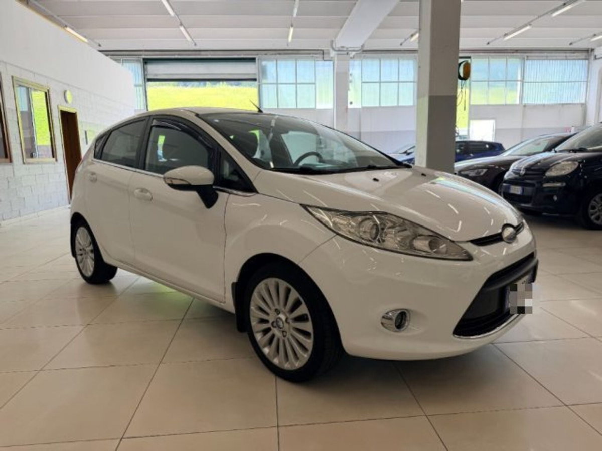 Ford Fiesta 1.4 TDCi 68CV 5 porte Titanium (3)
