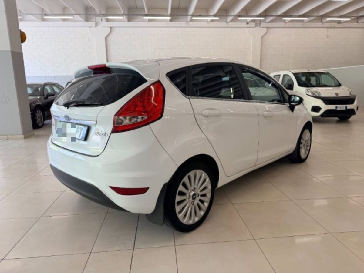 Ford Fiesta 1.4 TDCi 68CV 5 porte Titanium (5)