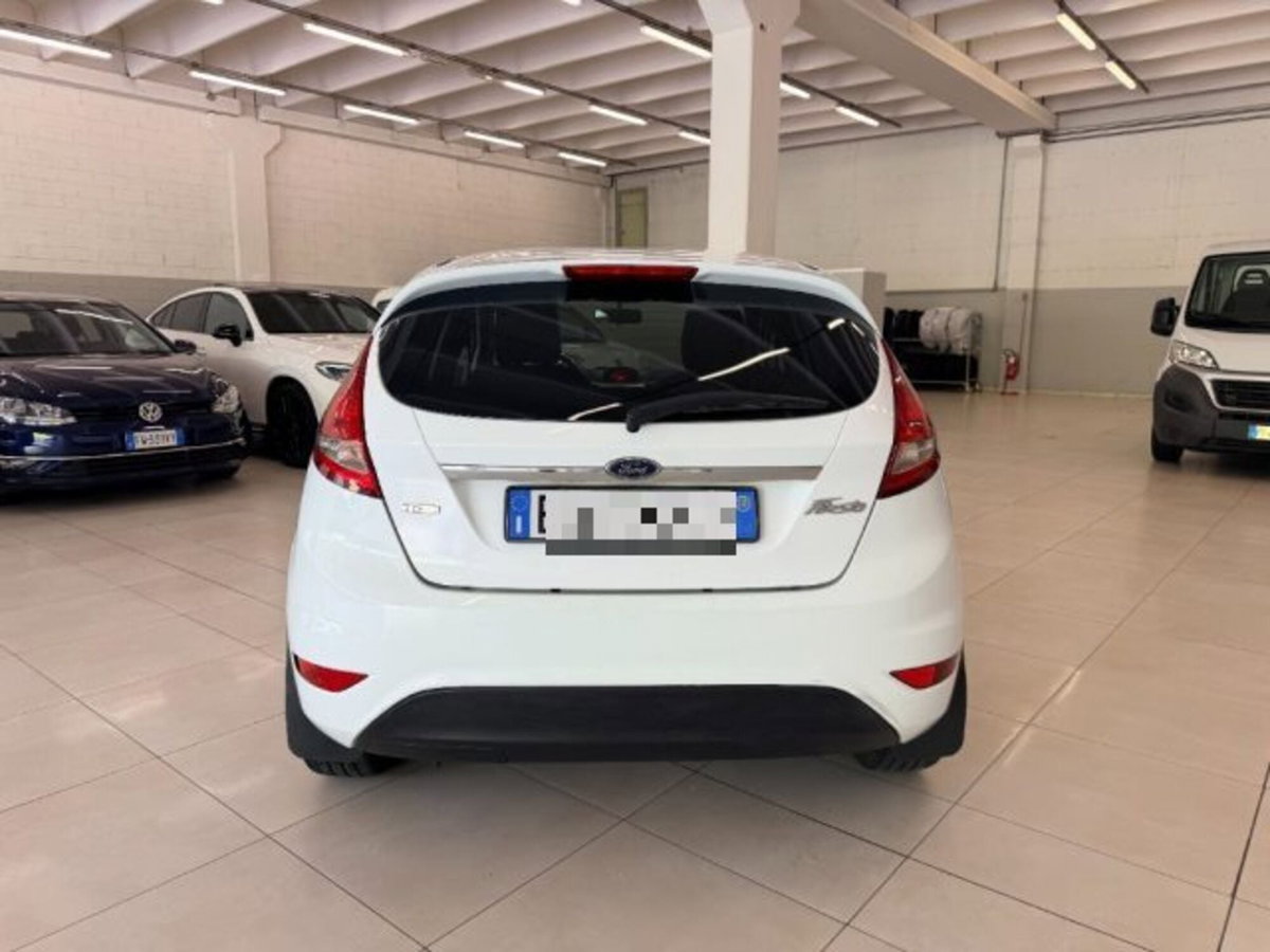 Ford Fiesta 1.4 TDCi 68CV 5 porte Titanium (6)