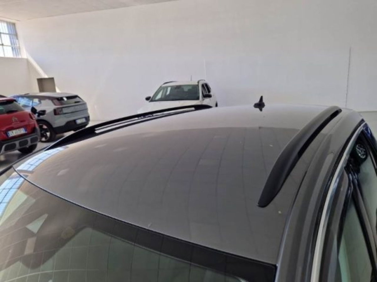 Volkswagen T-Roc 2.0 tdi Life 115cv (9)