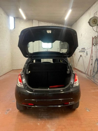 Lancia Ypsilon 1.2 69 CV 5 porte Gold (13)