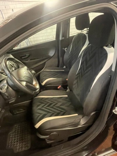 Lancia Ypsilon 1.2 69 CV 5 porte Gold (5)