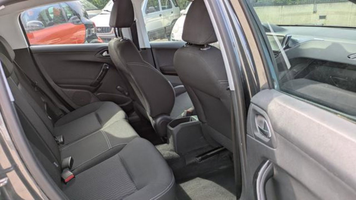 Peugeot 208 82 5 porte Touch (11)
