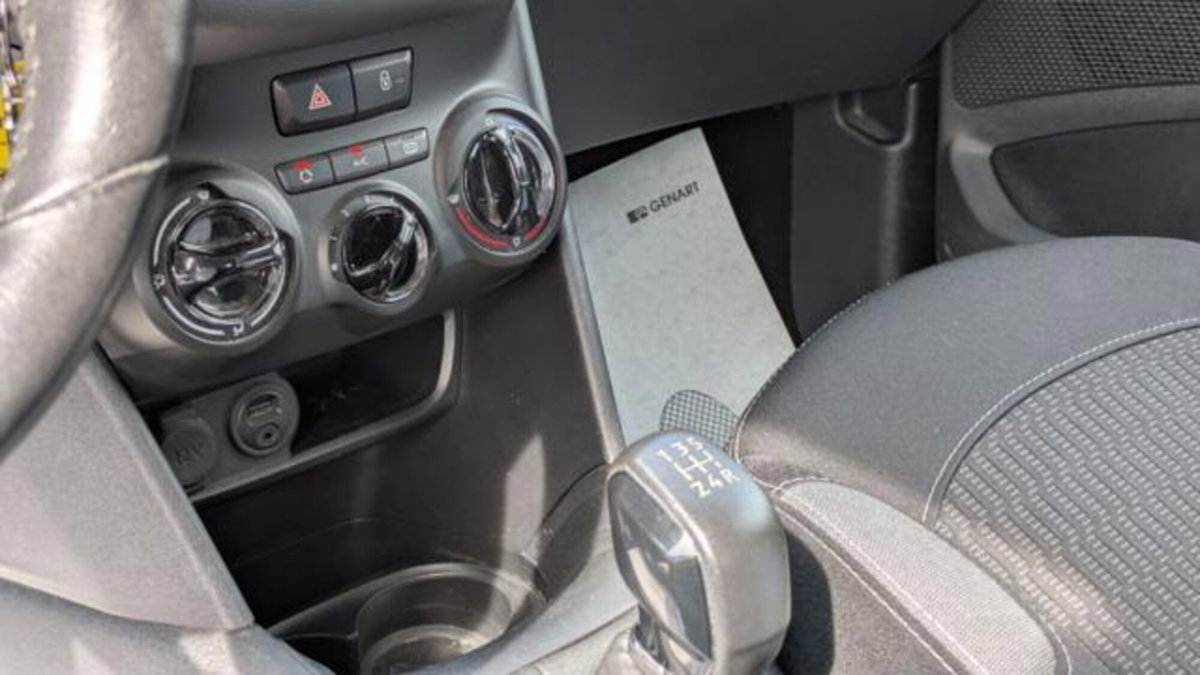 Peugeot 208 82 5 porte Touch (9)