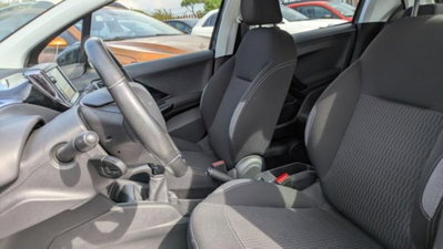 Peugeot 208 82 5 porte Access (10)
