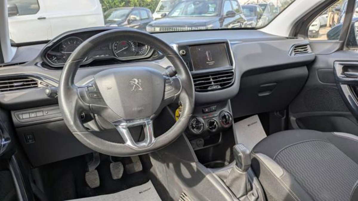 Peugeot 208 82 5 porte Access (5)
