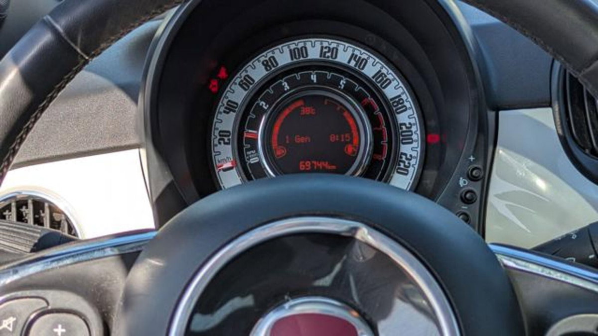 Fiat 500 1.0 Hybrid Dolcevita (6)
