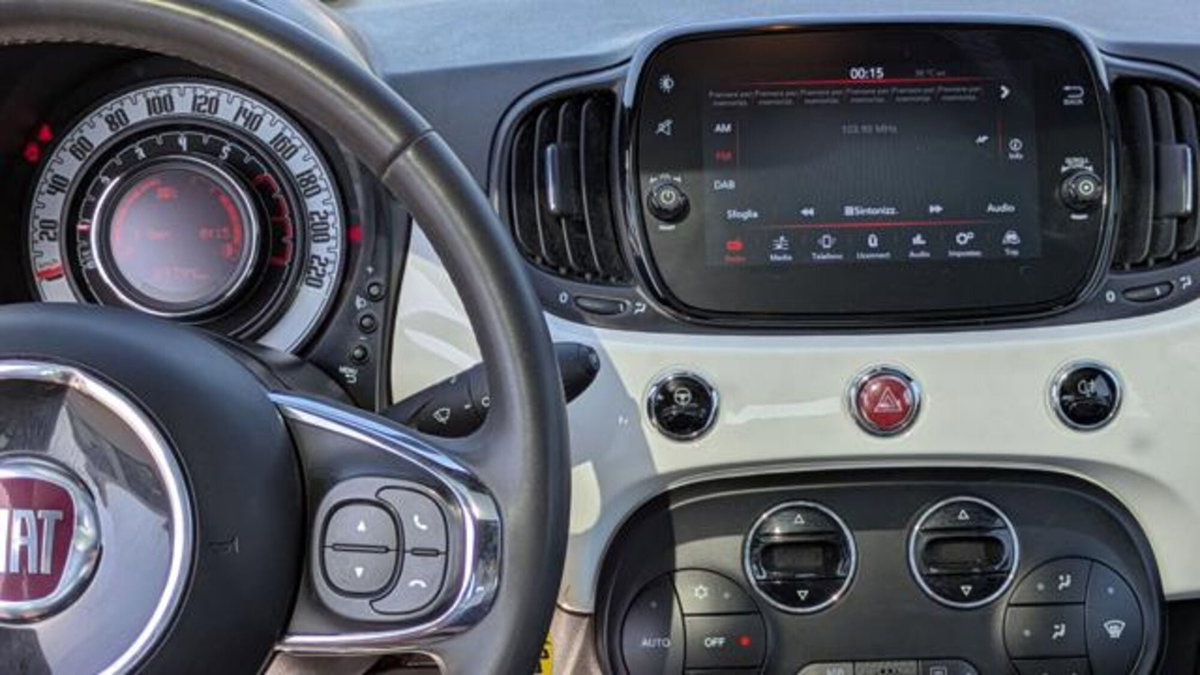 Fiat 500 1.0 Hybrid Dolcevita (8)