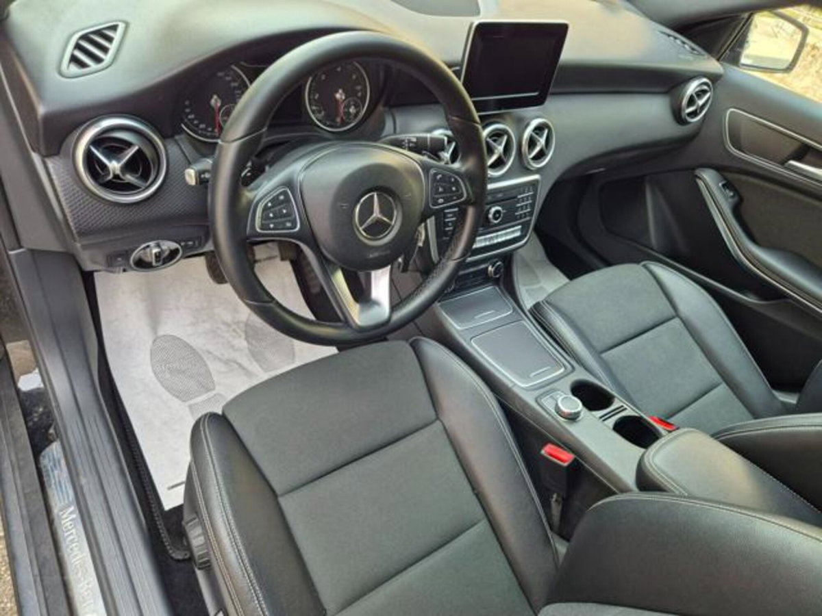 Mercedes-Benz Classe A 180 d Automatic Sport (10)