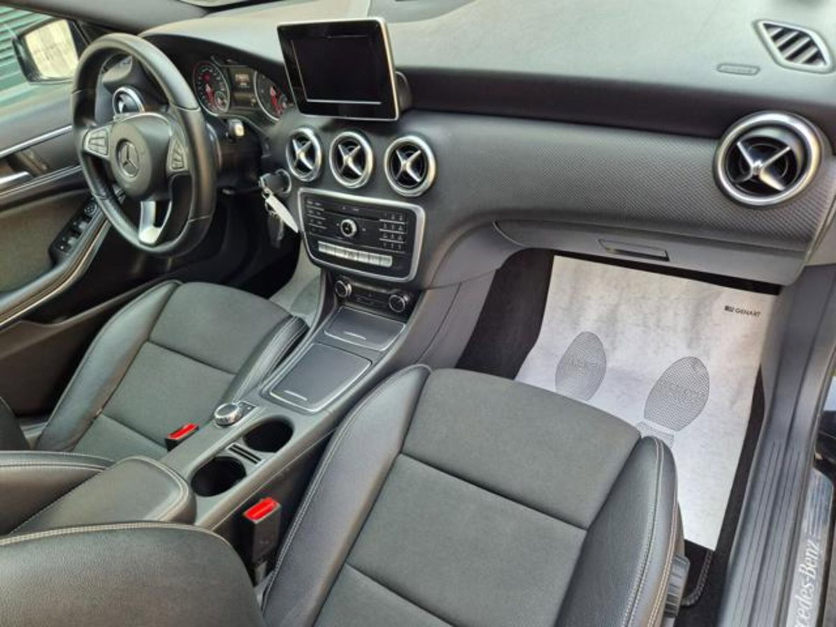 Mercedes-Benz Classe A 180 d Automatic Sport (16)
