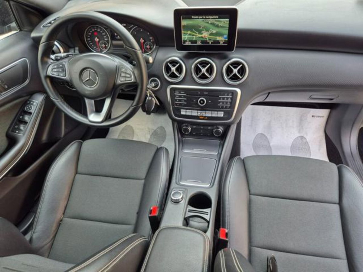 Mercedes-Benz Classe A 180 d Automatic Sport (17)
