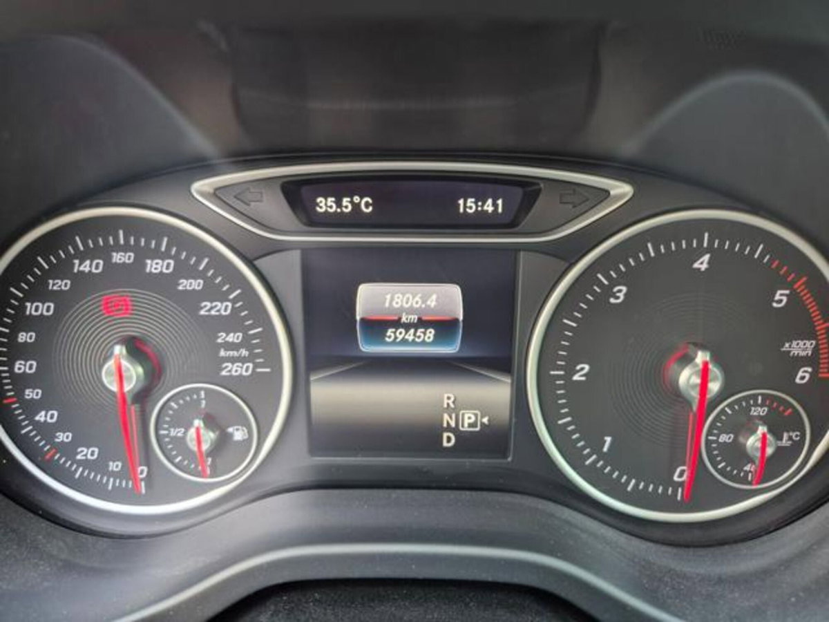 Mercedes-Benz Classe A 180 d Automatic Sport (18)