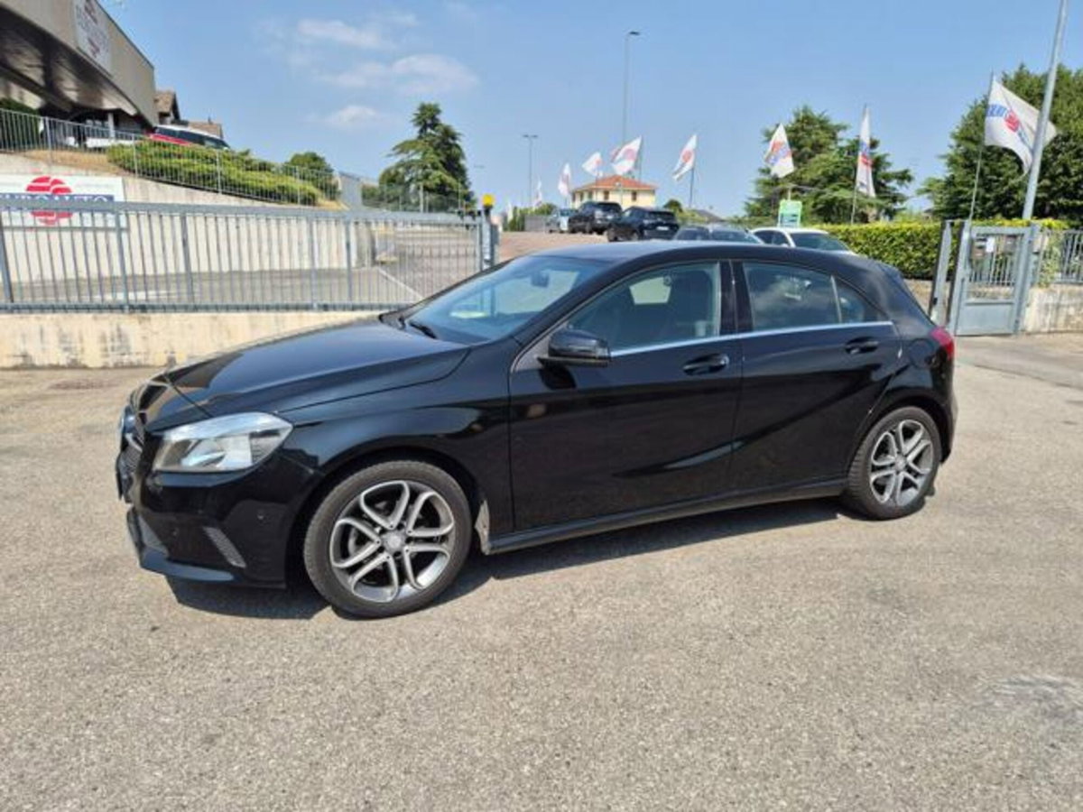 Mercedes-Benz Classe A 180 d Automatic Sport (3)