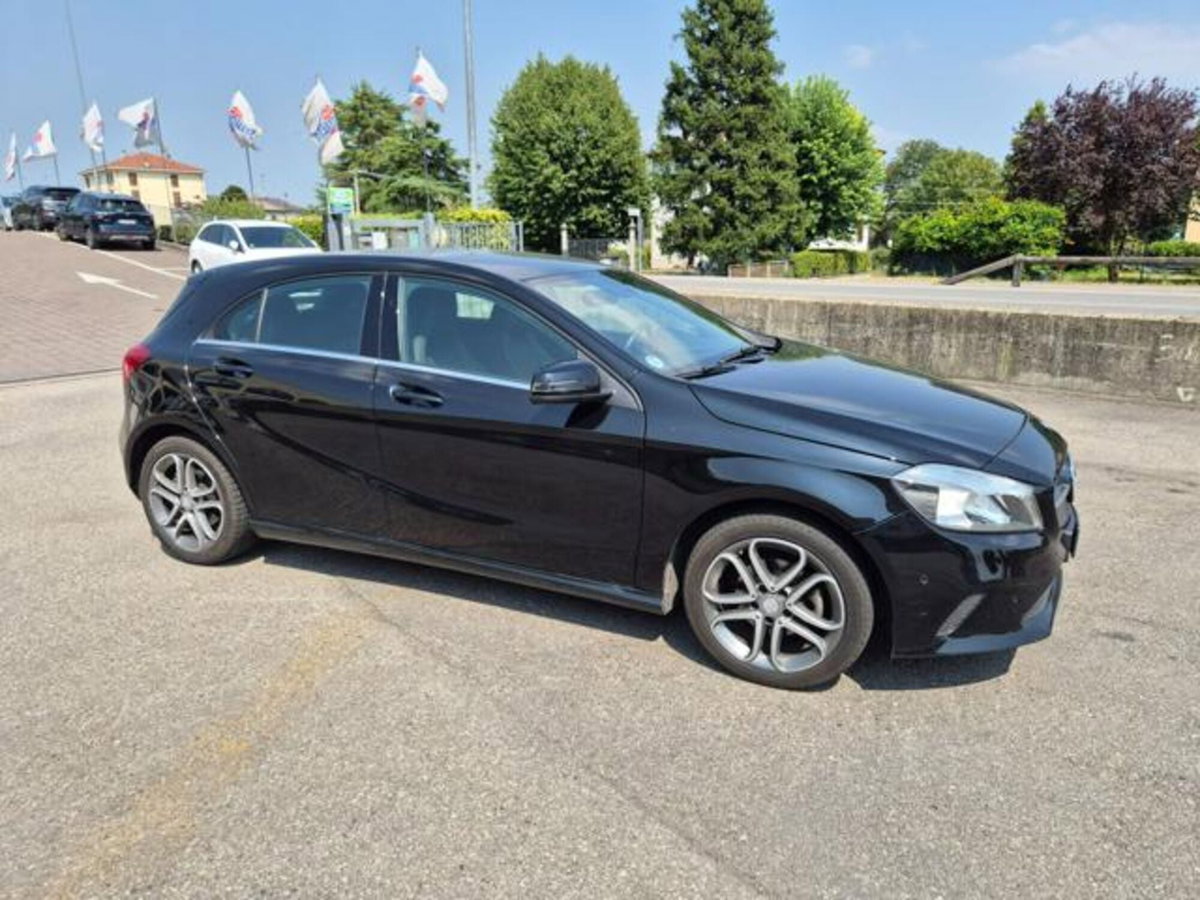 Mercedes-Benz Classe A 180 d Automatic Sport (6)
