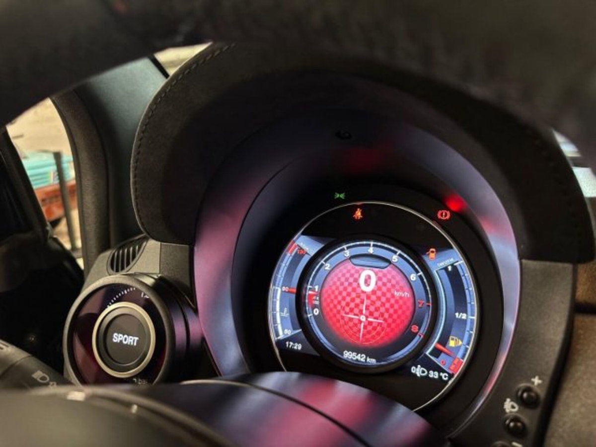 Abarth 595 595 1.4 Turbo T-Jet 180 CV Competizione (11)