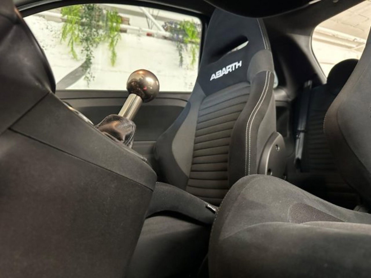 Abarth 595 595 1.4 Turbo T-Jet 180 CV Competizione (9)