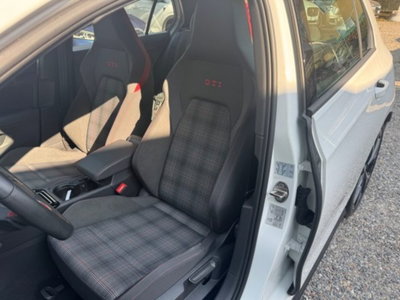 Volkswagen Golf 2.0 TSI GTI DSG (10)