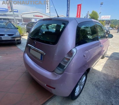 Lancia Ypsilon 1.2 69 CV Unyca (4)