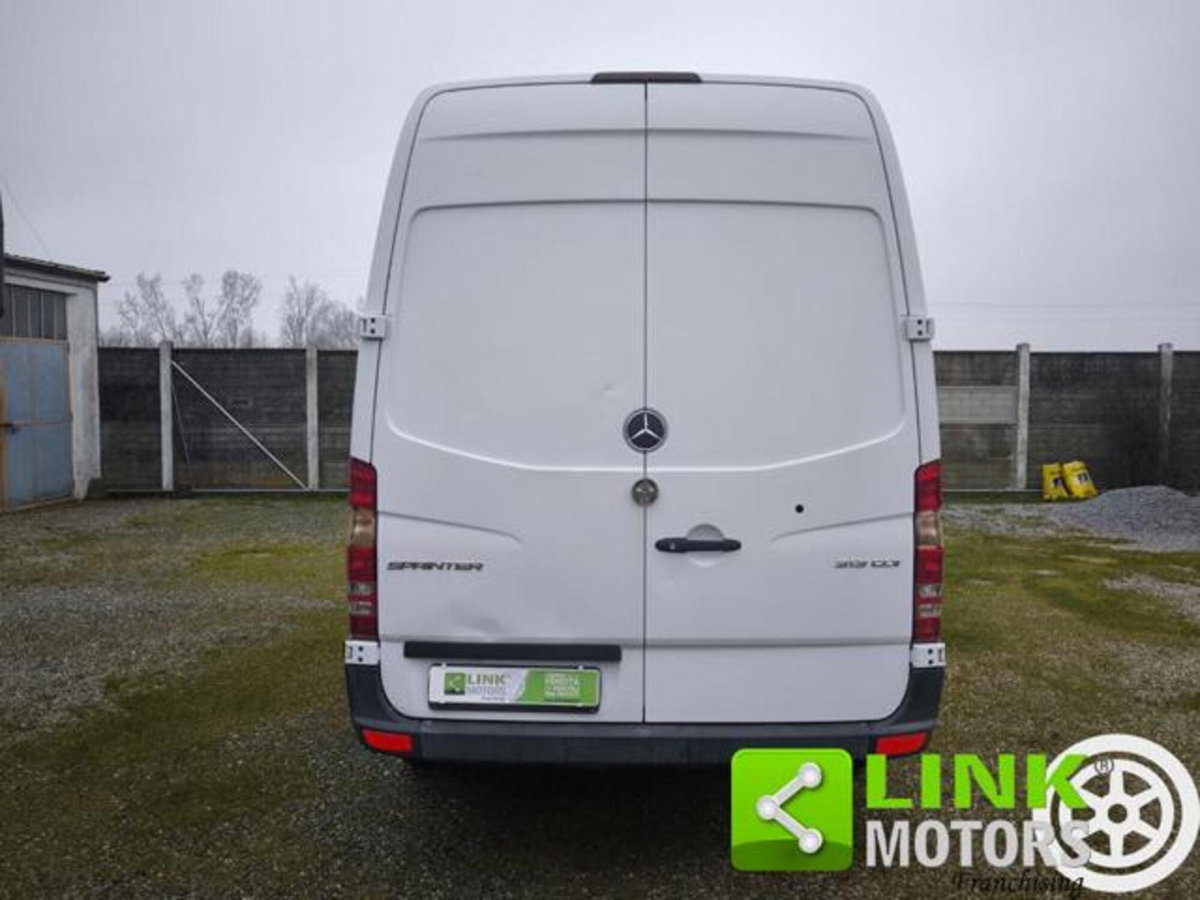 Mercedes-Benz Sprinter F37/35 313 CDI TN Furgone Executive (13)