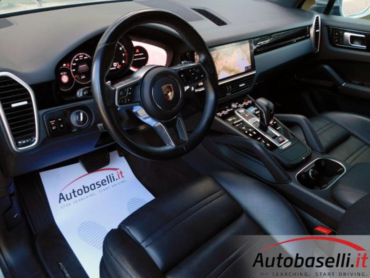 Porsche Cayenne 3.0 V6 (2)