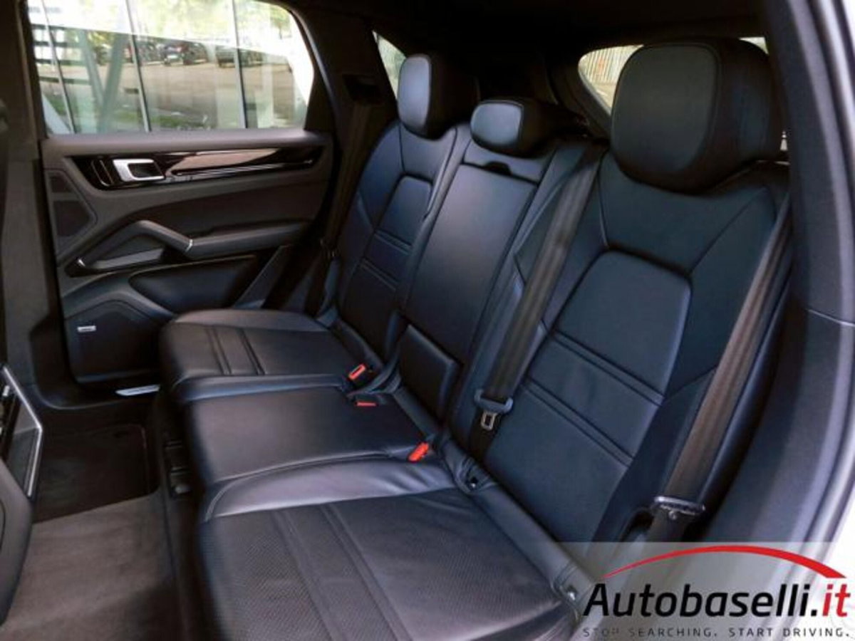 Porsche Cayenne 3.0 V6 (3)