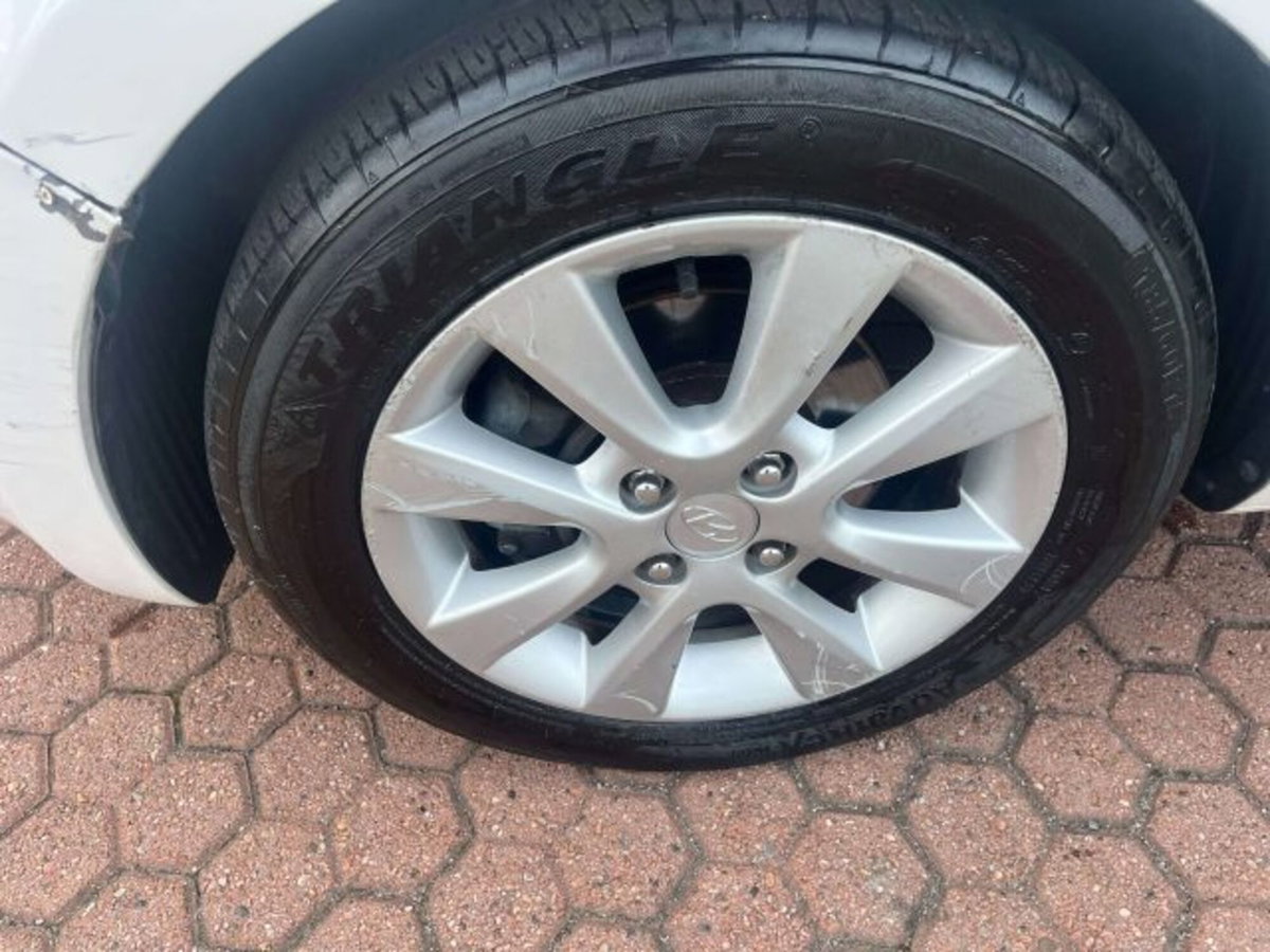 Hyundai i20 1.4 CRDi 5p. Classic (13)