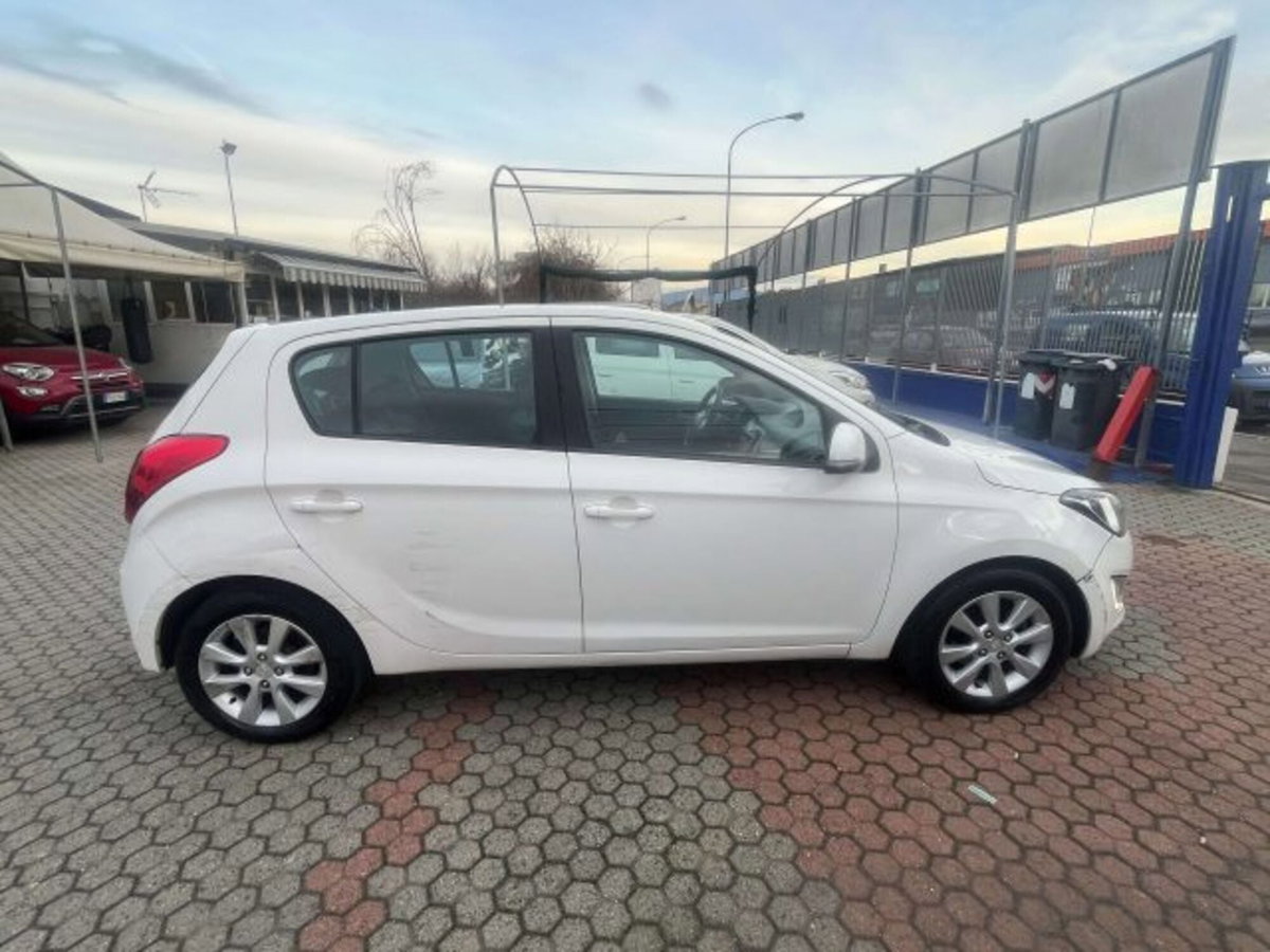 Hyundai i20 1.4 CRDi 5p. Classic (4)