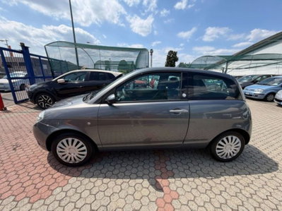 Lancia Ypsilon 1.4 Argento Ecochic GPL (2)