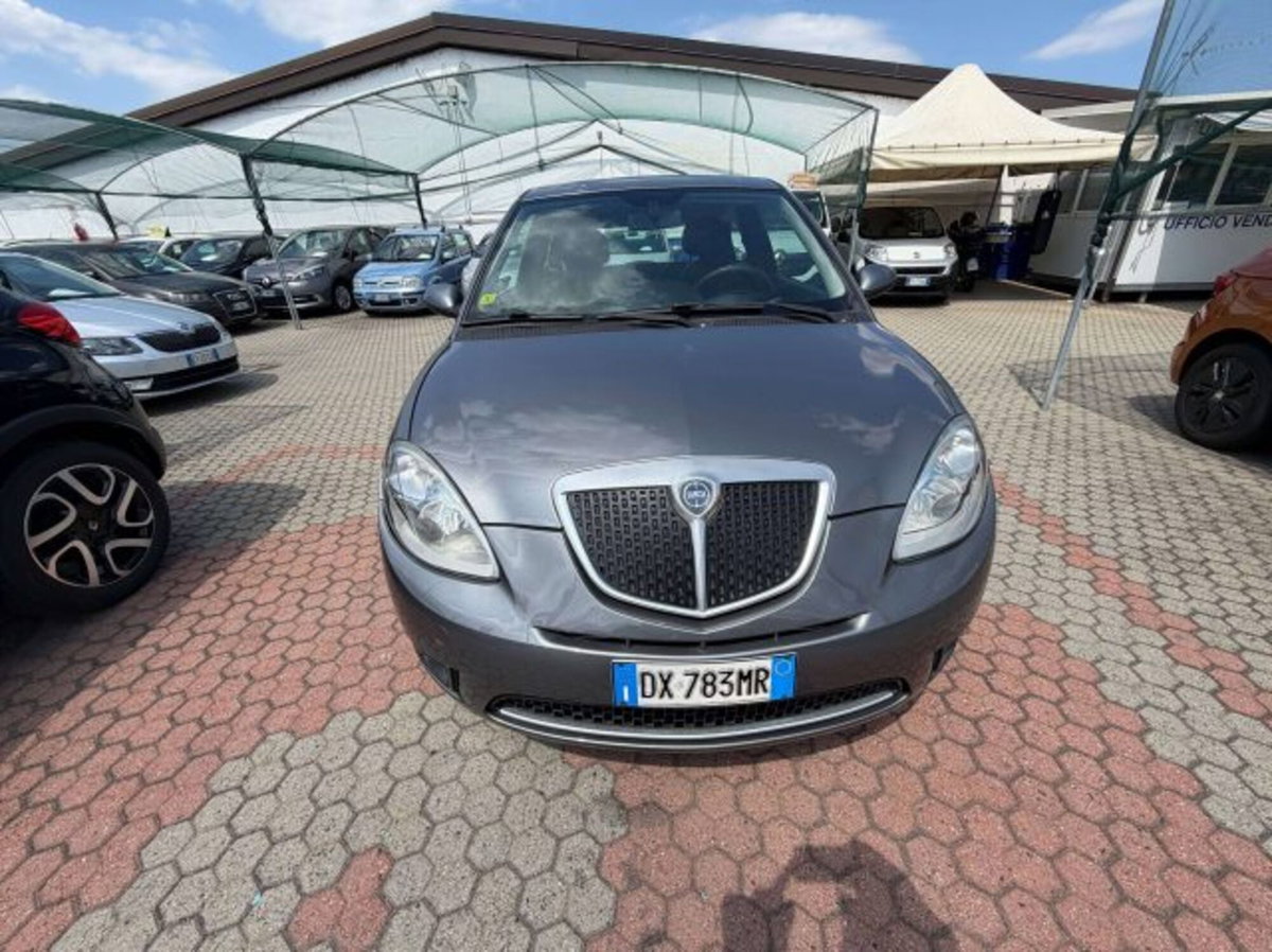 Lancia Ypsilon 1.4 Argento Ecochic GPL (5)